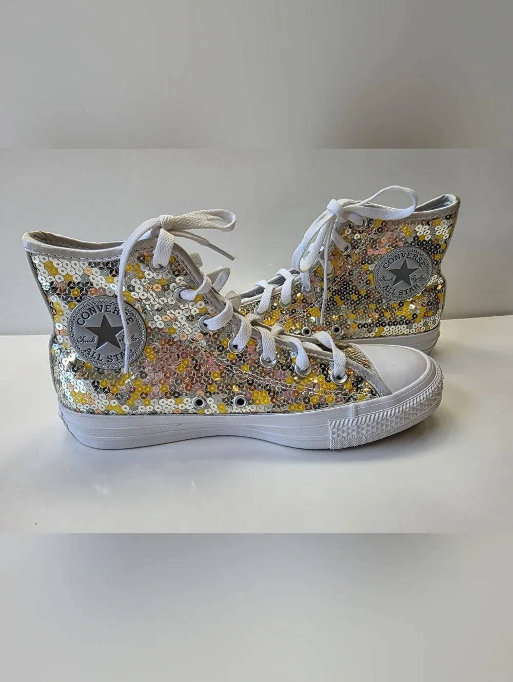 Converse Chuck Taylor All Star Sequin High Tops Women’s 8 Silver Gold